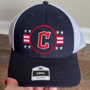 Fan Favorite NWT Unisex Cleveland Guardians Stars Mesh Snapback Baseball Hat